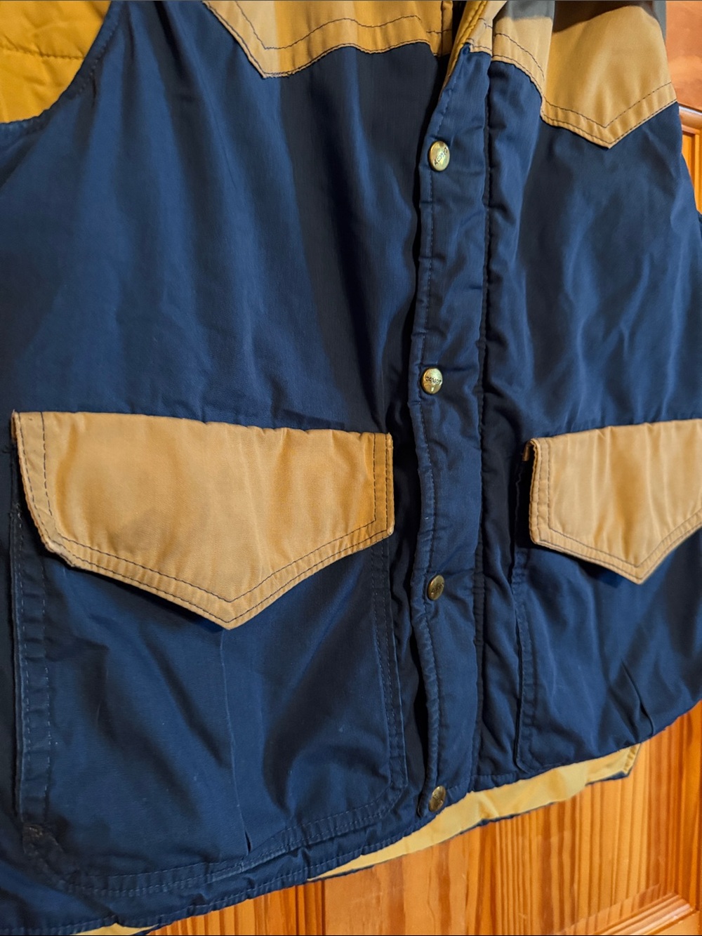 CAMP 7 Vintage Two-Tone Puffer Vest in Blue and Tan - Picture 4 of 8